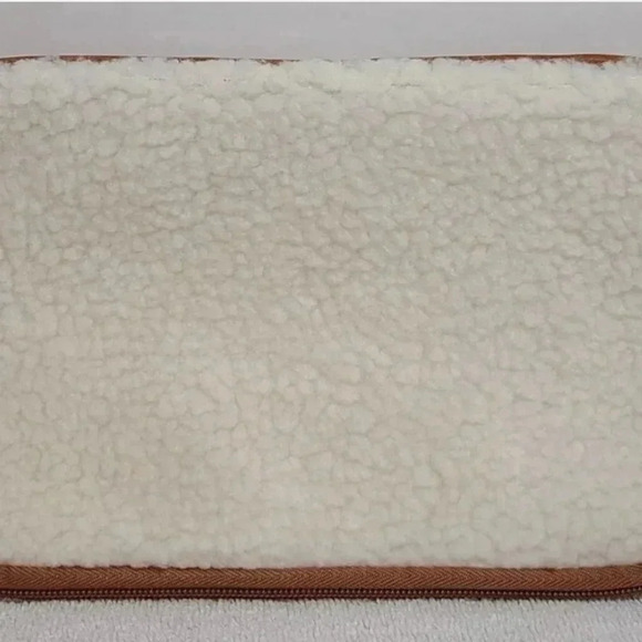 DSW Weekender Bag with Removable Pouch Shoulder Strap Tawny Zippered NWOT - Picture 3 of 8